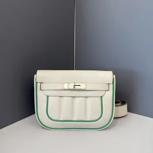 Pre-owned HERMÈS Leather tote bags Hermes Mini Berline Evercolor 80 Pearl Grey 1K Bambou (tz020226a0)