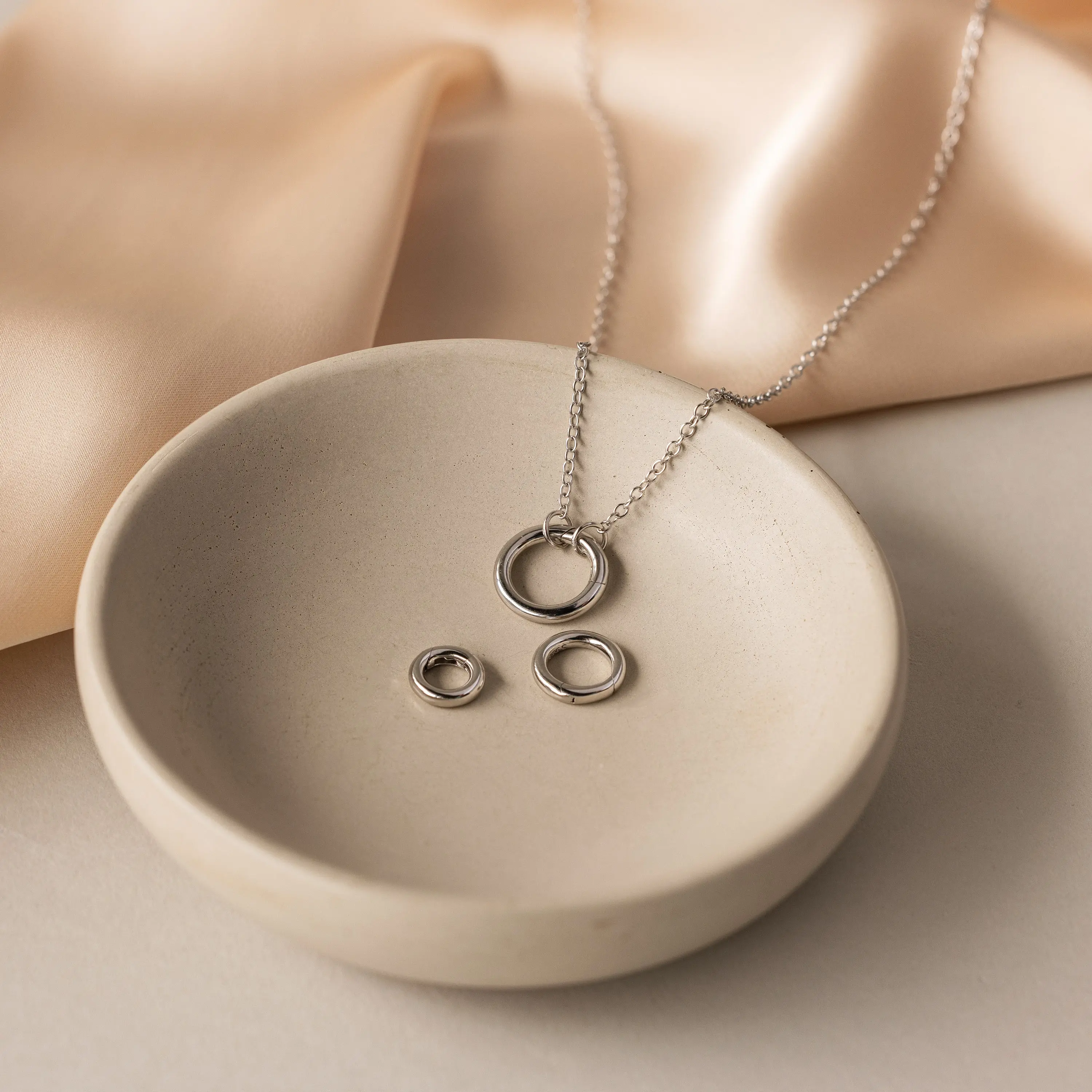 Round Carabiner Charm Set in Silver by Caitlyn Minimalist - Set of 3: Circle Clasp Charm Holder for Necklace - Silver Charm Jewelry - Daughter Gift