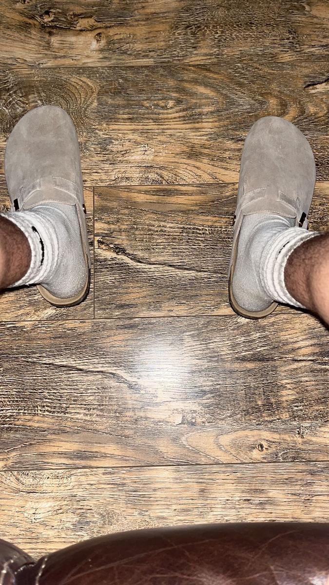 Item: Beige, women 10.5 / men 9.5