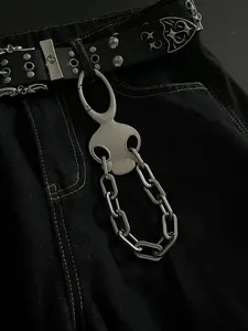 Alien Metal Keychain Trendy Waist Accessory Bag Charm Hip Hop Fashion, Unisex Outer Space Themed Gift, Durable & Stylish, Keychain For Bags