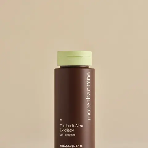 The Look Alive Exfoliator | 3% gluconolactone (PHA), lipase + protease enzymes, perlite, rice starch, colloidal oat, sodium lauroyl glutamate & sodium cocoyl glycinate.