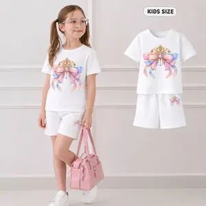 Girls’ Colorful Crown Bow Printed Design Short Sleeve T-Shirt And Shorts Set, Casual Kids Summer Outfit, Comfortable Crew Neck Clothing Set For Daily Wear And Outdoor Play