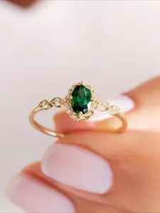 Gorgeous temperament, exquisite green oval women's ring suitable for parties, banquets, engagements, brides, weddings, ladies' jewelry gifts