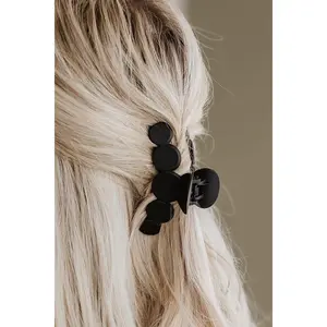 Black Minimalist Claw Clip