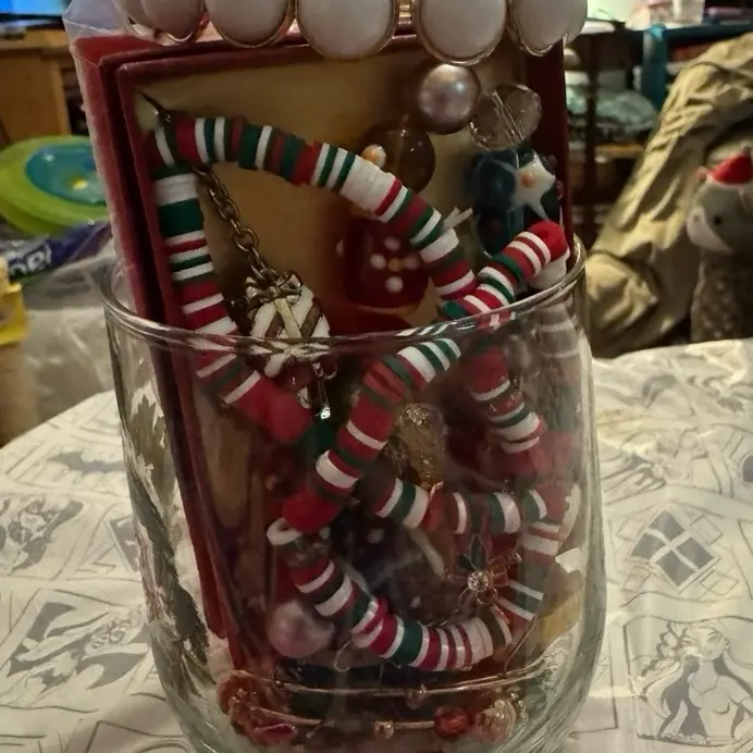 Jewelry jar 474 Christmas themed