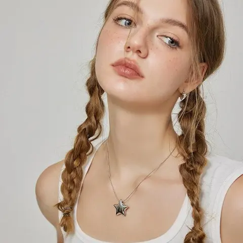 OUFER Hollow Stainless Steel Bubble Star Hand-Polished Pendant Necklace - Elegant Star Ornament Necklaces, Y2K Unisex Adults' Stainless Steel Jewelry, Water-Safe Lightweight Chains for Casual Daily Wear