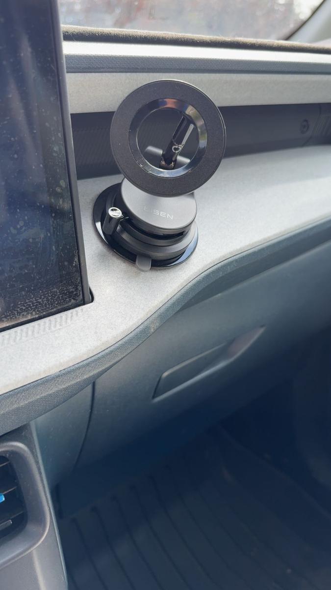 Item: Upgraded version-black