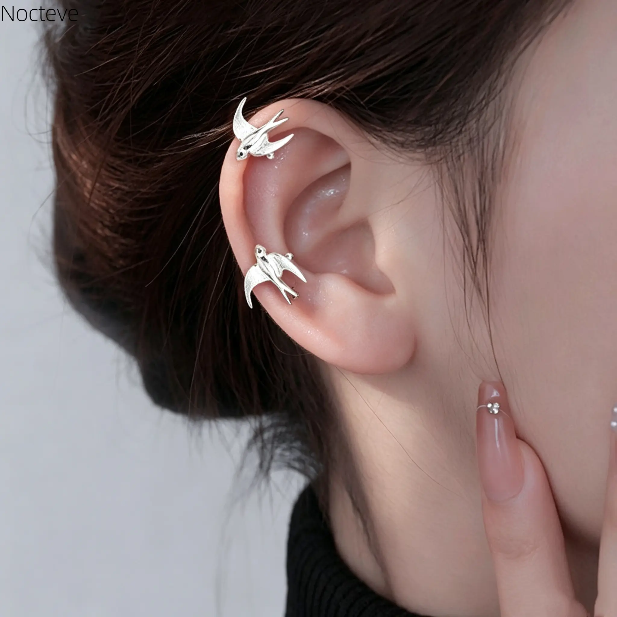 Chinese Style Swallow Ear Cuffs for Women, Non Piercing Flying Bird Ear Wrap, Vintage Oriental Literary Small Ear Hook, National Trend Dainty Ear Jewelry for Daily Wear & Hanfu Matching