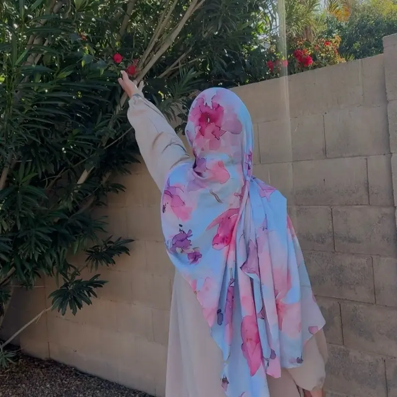 Bloom light hijab