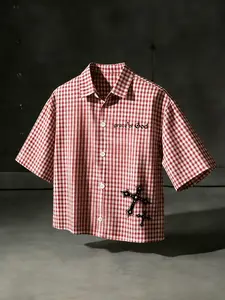 Men's Short Checkered Gingham Print Sleeveless Casual Fitted Shirt, Fashion Casual Top for Daily Wear, Cross Letter Print, Trendy Design with Comfort