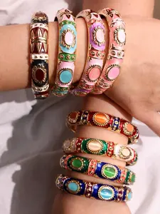 5/7pc Random Color Geometric Textured Vintage Elegant Luxury Palace Enamel Bangle Bracelets, Colorful Resin Stone Hollow Line Flower Butterfly Bracelets