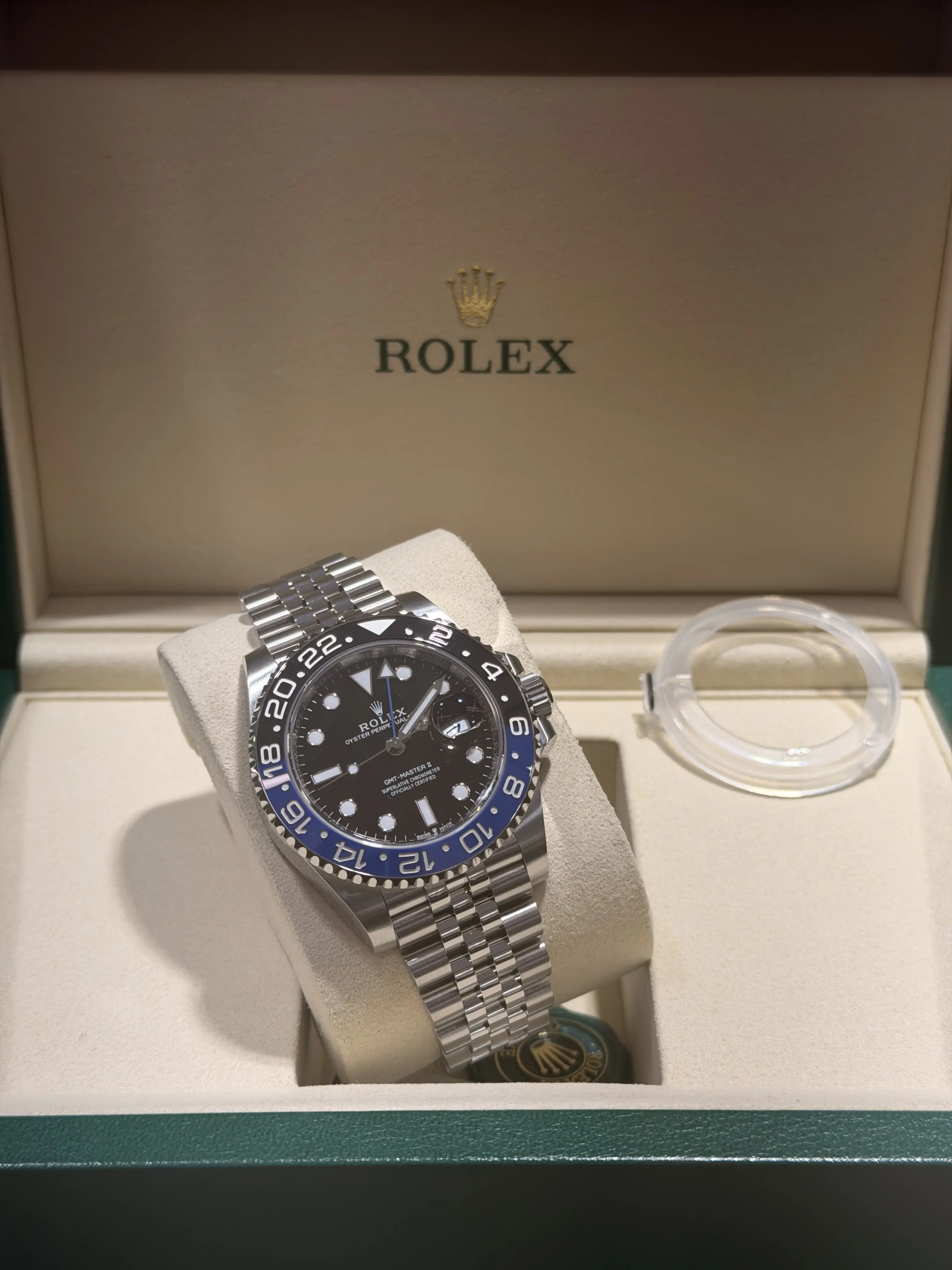 Rolex GMT Master II 40 mm Black&Blue Bezel Batgirl Jubilee Bracelet Stainless Steel Watch