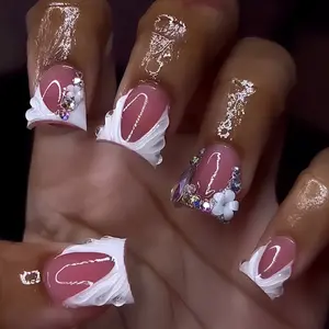 Cross-border bestseller in Europe and America: sweet and cool, sparkling with crushed diamonds, detachable duckbill-shaped short fake nails wholesale