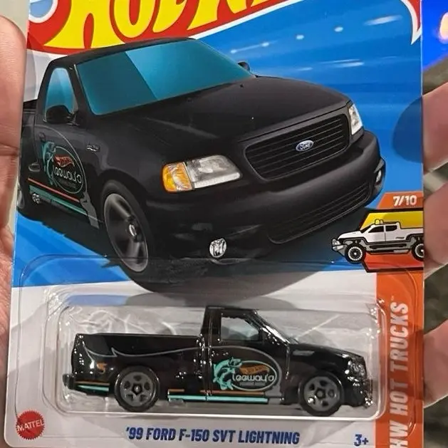 Black Ford f-150 SVT lightning Diecast truck 1:64 scale