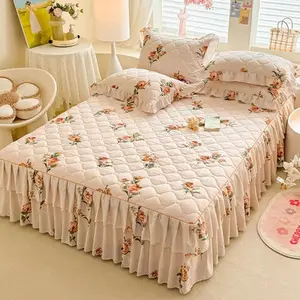3pcs Brushed Macrame Bed Skirt Set, Flower Printed All Seasons Universal Non-slip Bedding Set, Skin-friendly And Comfortable