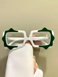 New Frame Glasses, Fashion Rectangular Frames, Unisex Trendy Eyewear, Metal Hinges, PC Lenses, Men and Women, Stylish Eyewear