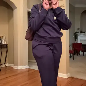 Product Review of Women 2 Piece Outfits Sweatsuit Oversized Sweatshirt Sweatpants Tracksuit Sweat Lounge Matching Set 2025 Fall Trendy Polyester Womenswear from L**e