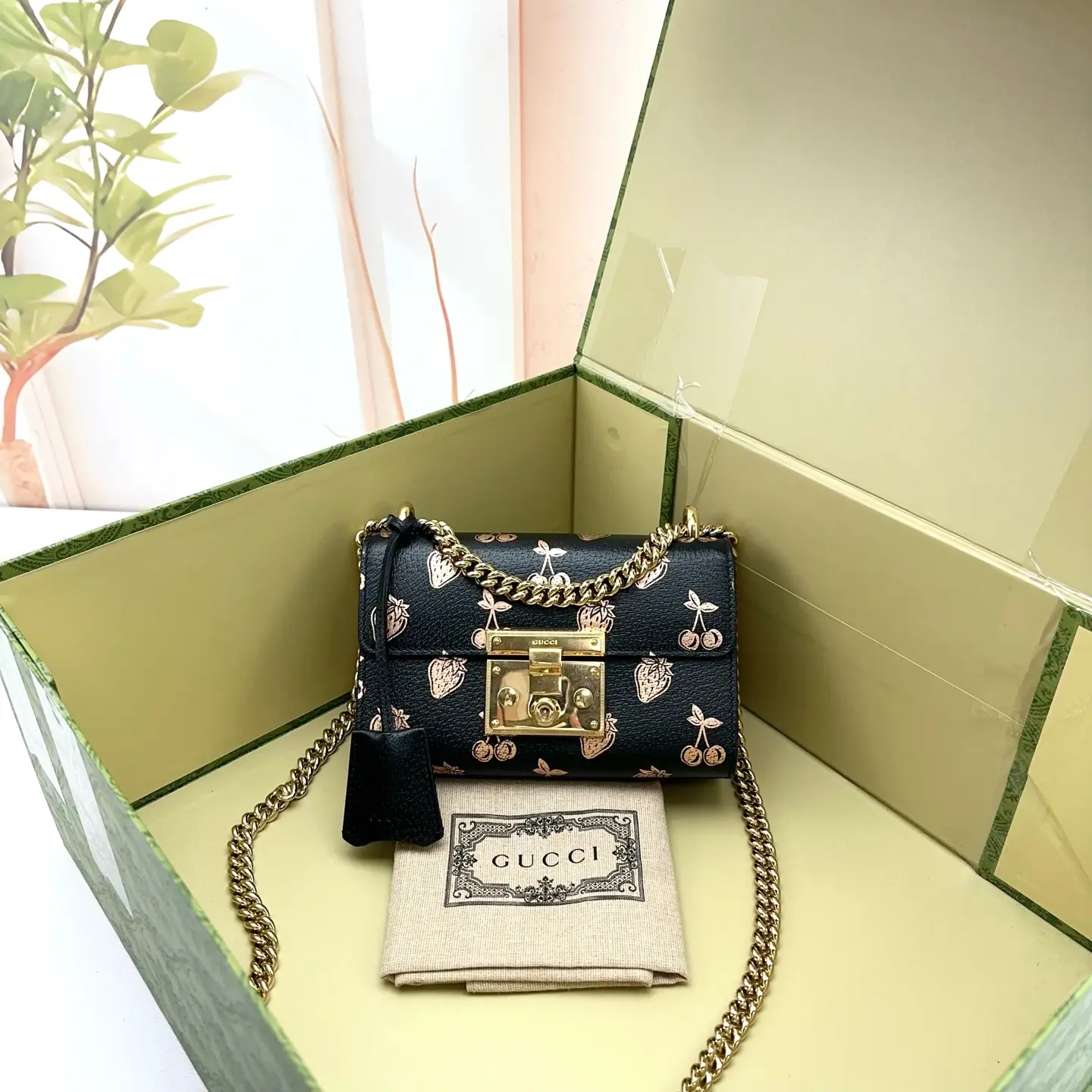 Pre-owned GUCCI Black Cherry Print Leather Padlock Chain Shoulder Bag 0728qiqi 22433907