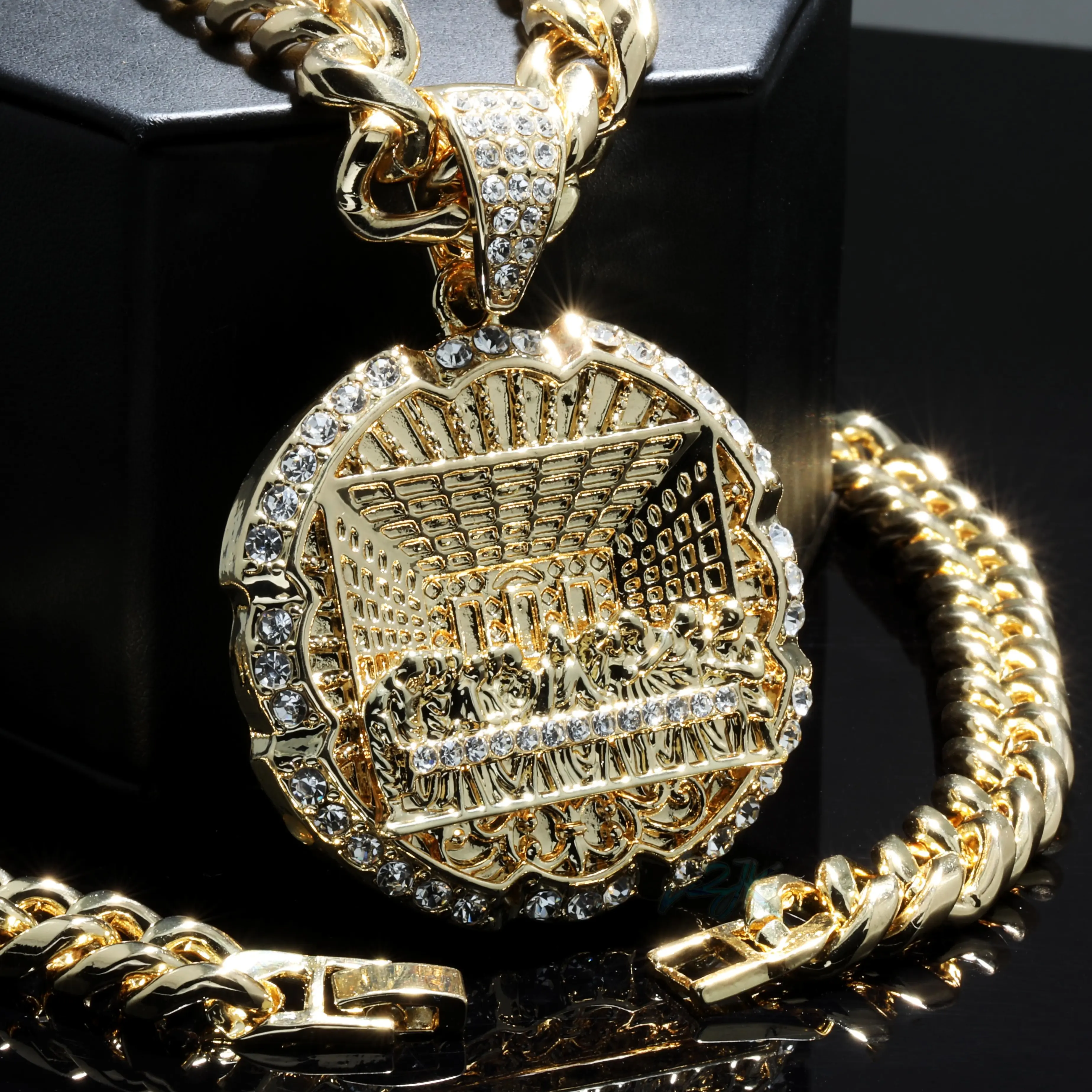 BLINGKINGSTAR - Men's Iced Gold-Plated Round Medallion Large Jesus Last Supper Cz Pendant | 10mm - 30"In Gold Miami Cuban Link Chain Necklace For Men's High-Quality Polished Finish, Religious Jewelry, Fashion Accessory Chain Gift, Chains, Accessories