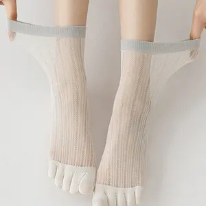 Outdoor cycling mulberry silk split-toe socks, summer mid-length mesh thin breathable women's socks, summer sports sweat-absorbing short five-toe socks