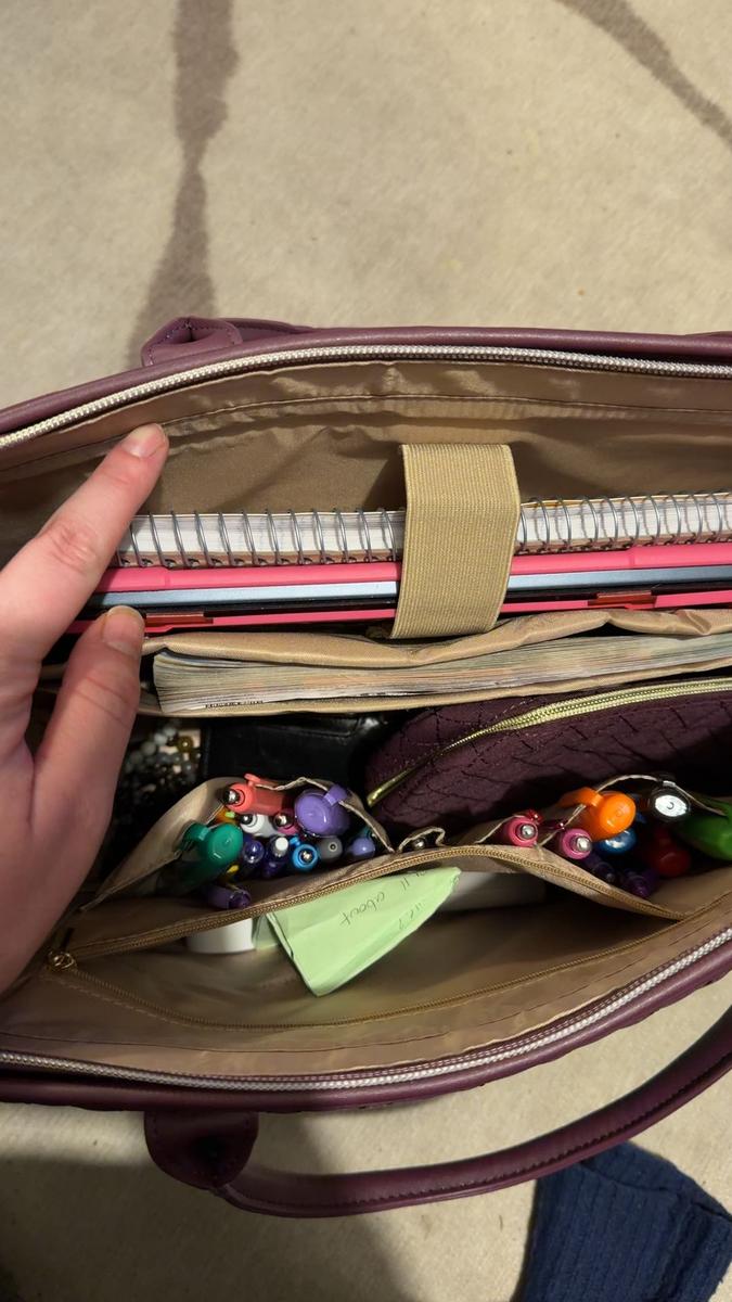 Item: Dark-Purple, 17.3‘’