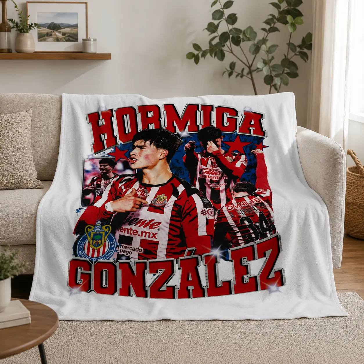 Hormiga Gonzalez Chivas Guadalajara Vintage Collage Soccer Player Graphic Throw Blanket, Athletic Inspired Fleece Blanket for Couch Sofa Bedroom Decor, Soft Cozy Warm Blanket Gift for Soccer Fans, Sports Lovers and Game Room Decoration