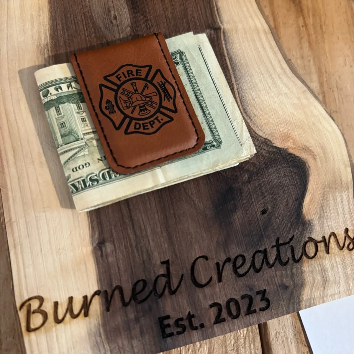 Magnetic Money Clip with Personalized Engraving and Freeze-Dried Candy - Customizable Design for Versatile Use Wallet