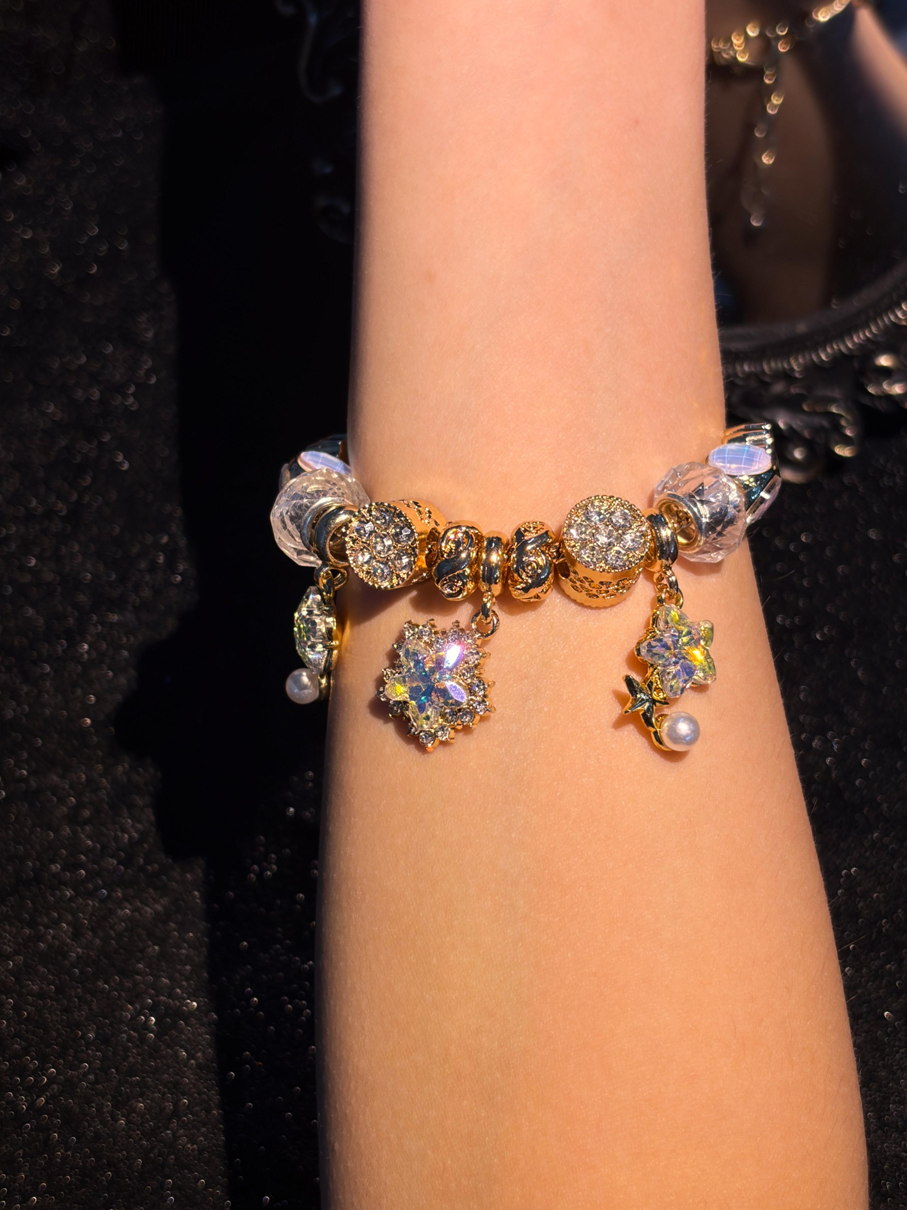 Women's Snowflake Star Charm Bracelet - Gold-Tone Adjustable Extension Chain Bangle with Iridescent Crystal Star Faux Pearl Pendants, Shiny Rhinestone Beads, Dreamy Fairy Theme Jewelry for Teen Girls, Birthday Holiday Gift