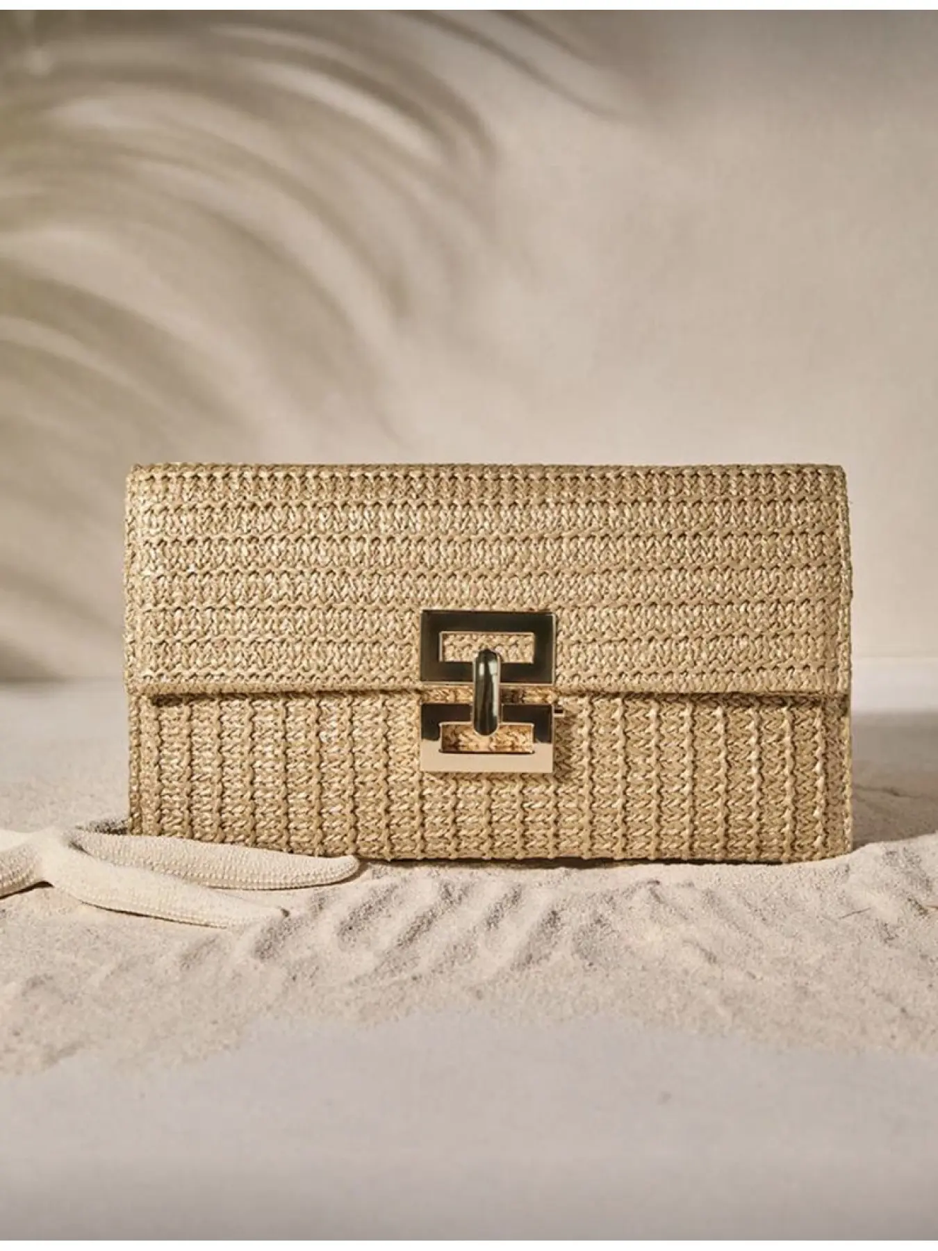 Multi-layer Twist Lock Flap Gold Handbag Shoulder Purse Woven Design Fashionable Versatile Purse Ideal for Beach Getaway and Christmas New Year Presents