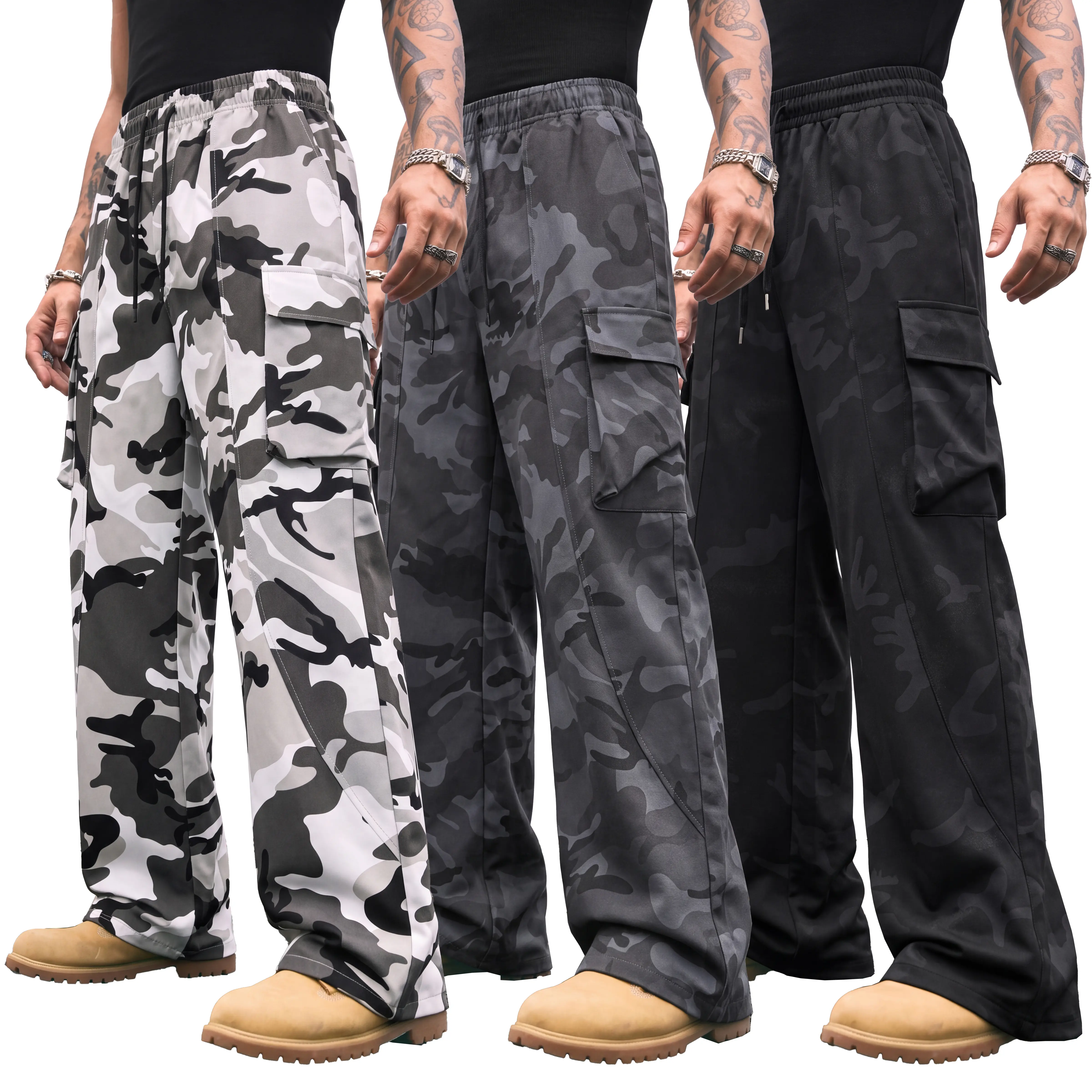 Camouflage cargo pants with 3D patch pockets, featuring a street-casual feel, a fluid wide-leg cut, and an elastic waistband with drawstring; suitable for outdoor outings and everyday walks; unisex casual long pants that are easy to match.