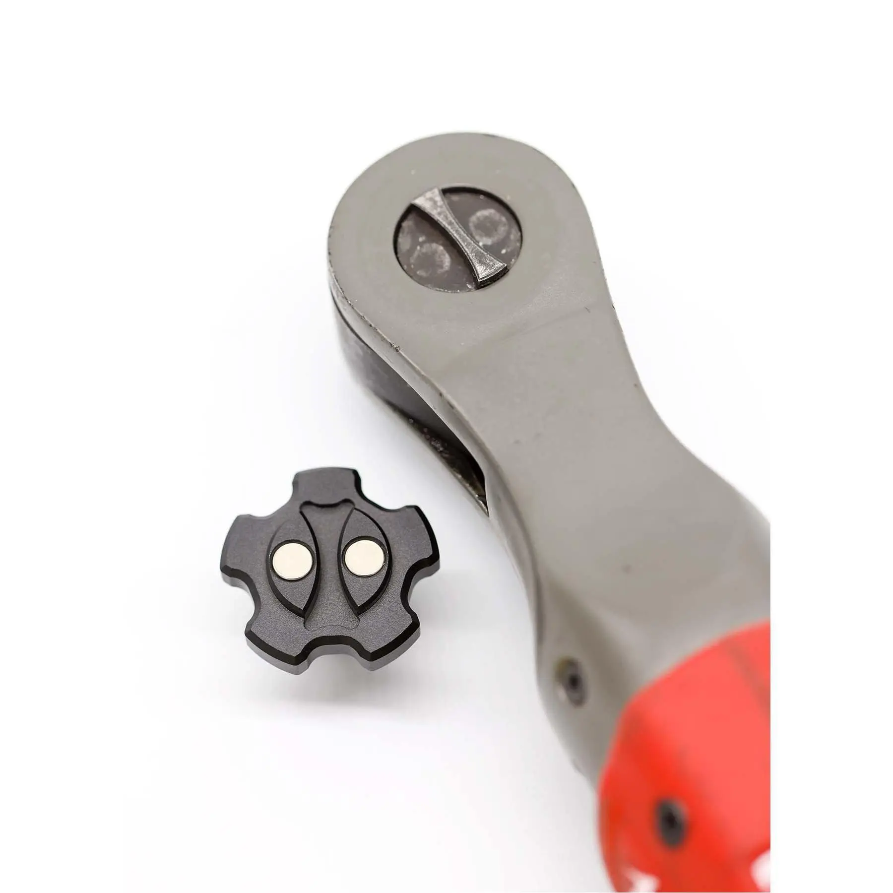 MW-1™ Magnetic One Finger Reversible Ratchet Knob MW-1™ Magnetic One Finger Reversible Ratchet Knob