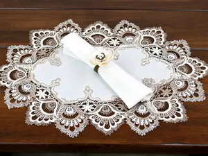 Linens Art And Things - Cocoa Earth Tone and White Jacquard Placemat / Doily (14" x 21" / 15" Round)