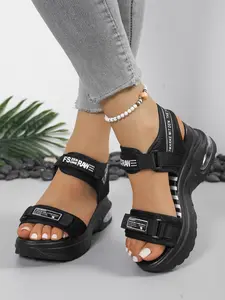 Thick soled sports sandals for women, thick soled sponge sandals, breathable mesh, fashionable open toe sandals, comfortable shoes for summer, Velcro design.