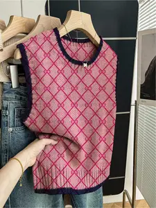 1 piece + Spring and summer back-to-school casual style loose round-neck elegant fitted sleeveless woolen knitted top with dark blue border and pink checkered print, women's outerwear, paired with a vest, worn alone