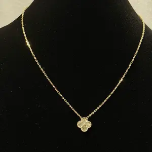 Cadenita Oro 10k Necklace with Elegant Clover Pendant for Women's Fashion Jewelry