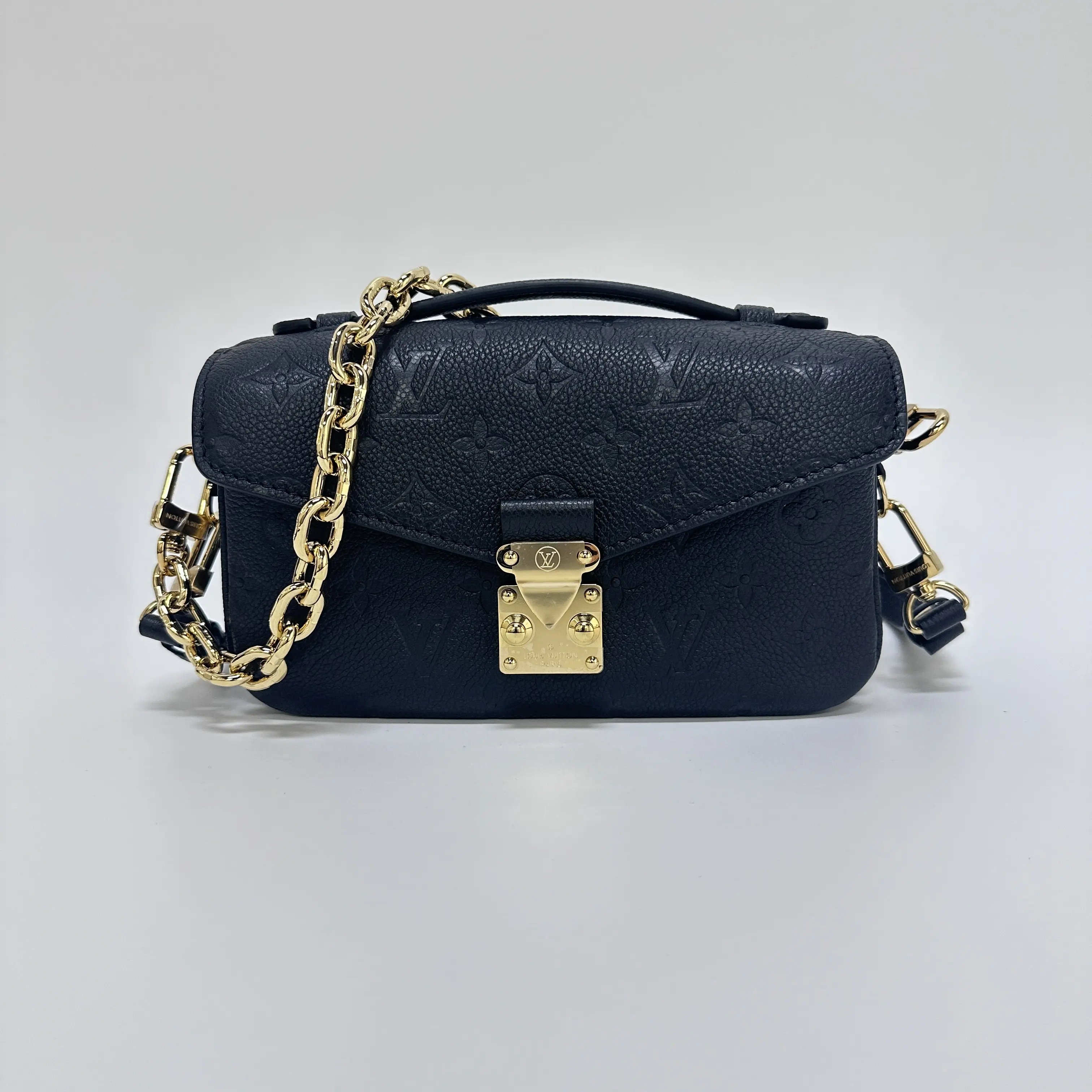 Pre-owned Louis Vuitton Black Embossed Leather Pochette Metis East West Shoulder Bag Compact, Practical, Elegant Design Shoulder Bags, Embossed Design