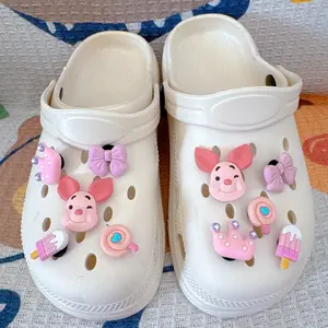 Pijie pig personalised shoes accessories high quality cartoon hole shoes accessories girls pink cute accessories applicable hole shoes decoration shoes buckle accessories