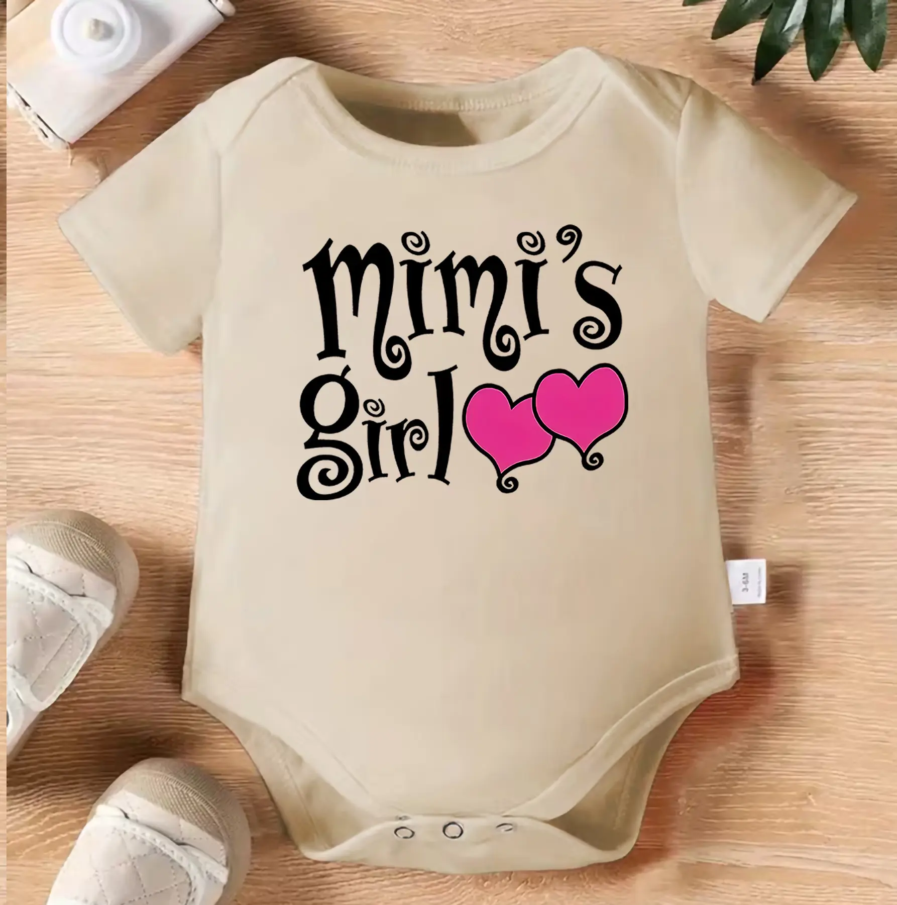 Mimi's Girl Baby Bodysuit, Grandma Baby Girl Onesie, Cute Infant Romper, Mimi Granddaughter Outfit, Newborn One Piece Bodysuit, Baby Shower Gift for Grandma, Pink Heart Baby Clothes, Family Love Newborn Outfit