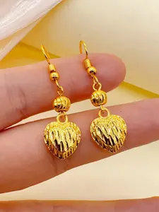 High quality heart earrings, lucky earrings, fashionable women's earrings, trendy jewelry, exquisite luxury gifts for girlfriends, Valentine's Day gifts for friends, daily accessories wedding gifts, Mother's Day jewelry gifts, Heart shaped earrings