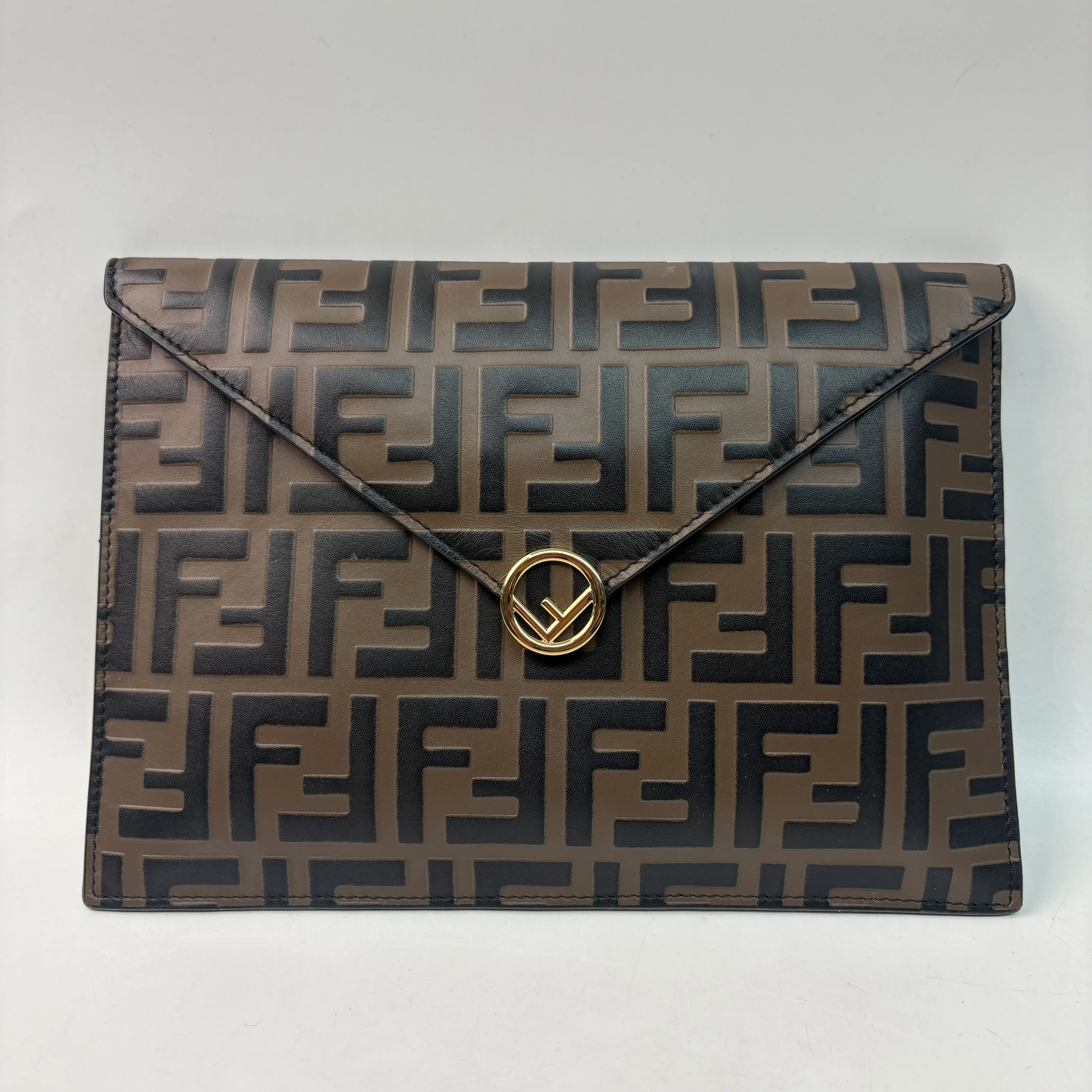 Pre-owned Calfskin Clutches & Wristlets Fendi Diamonds Flat Pouch Leather Brown