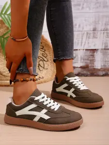 Women's Brown & White Color-Block Sneakers, Suede & Leather Mix, Lace-Up Design, Gum Rubber Sole, Comfortable Walking Shoes, Versatile All-Match Trainers, Casual Simplistic Sneakers