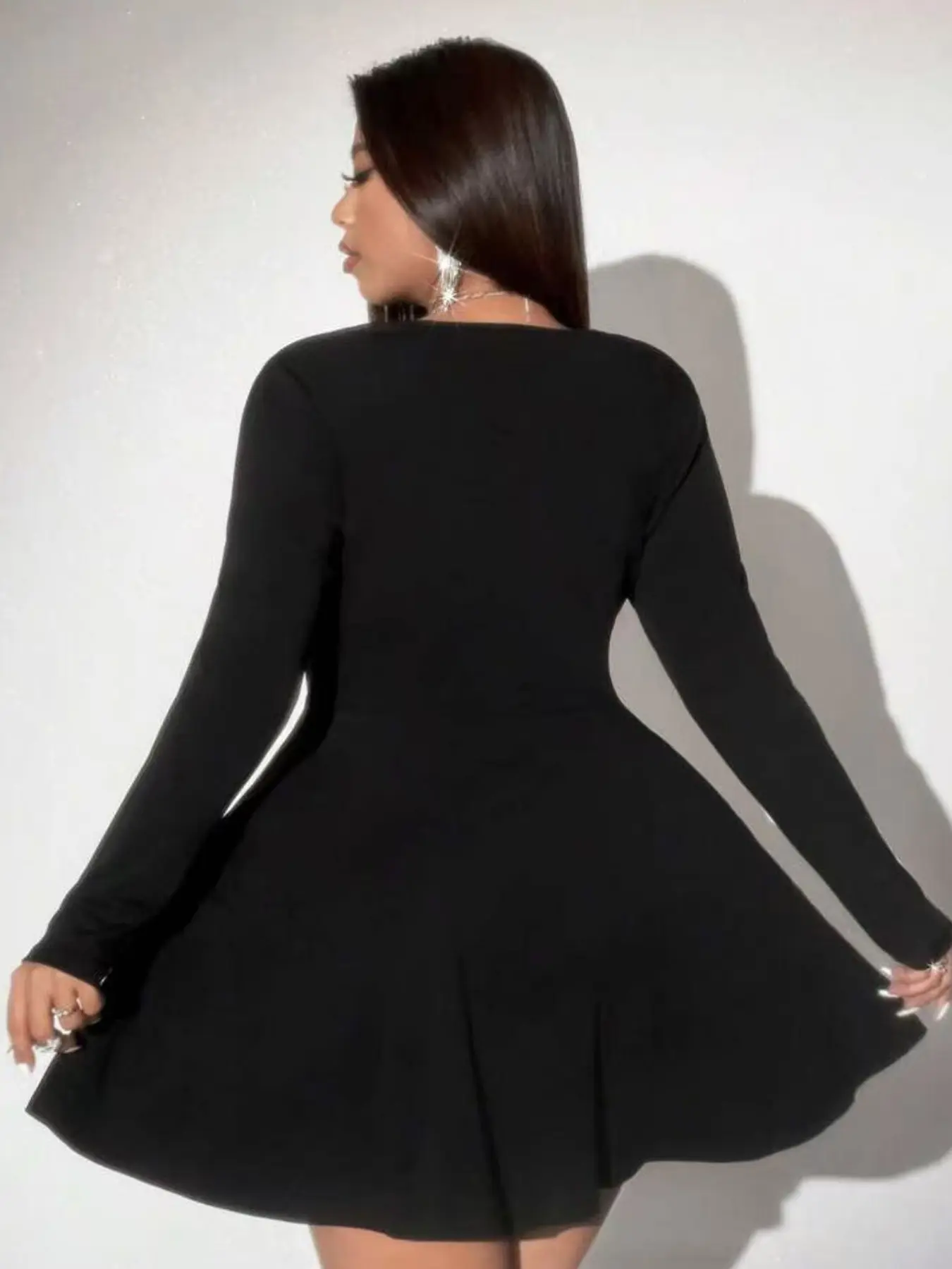 Women's Plus Size 1-Piece Women's Black Deep V-Neck Long Sleeve Dress,  Trendy Party Style Dress with Flared Silhouette, Flattering Fit, Suitable  for Nightclubs, Date Nights & Gatherings - TikTok Shop