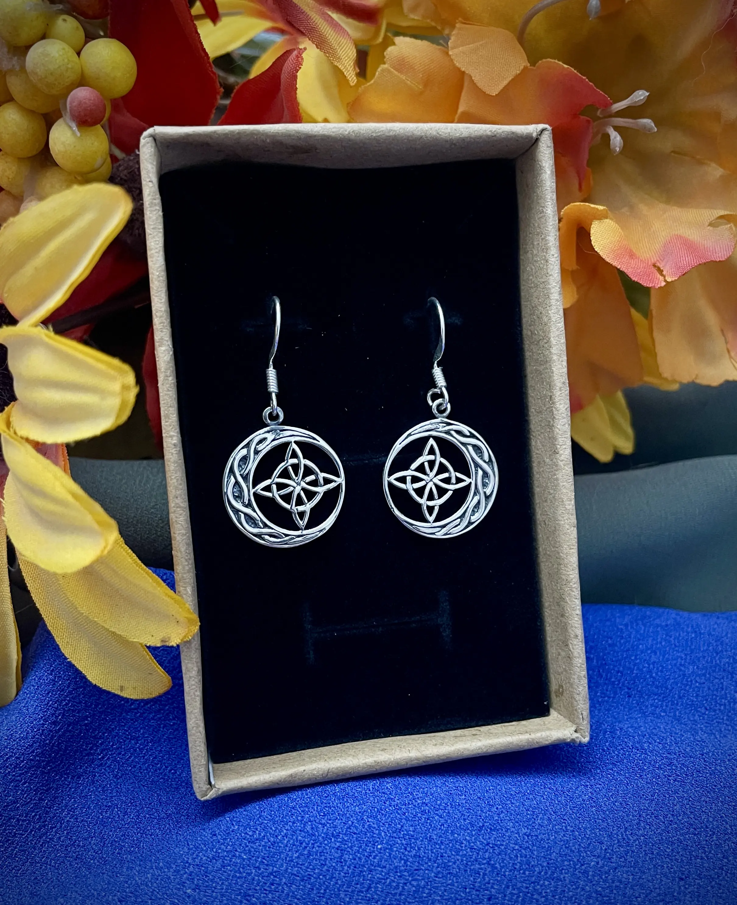 Silver Witch's Knot Hexefus Drop Earrings