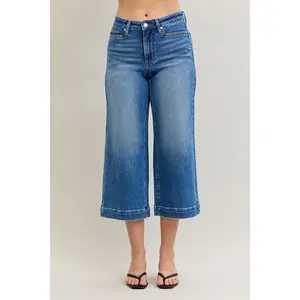Judy Blue Mid Rise Crop Wide Leg Jeans - Trendy Silhouette, Comfortable Fit, Slightly Stretchy, 94% Cotton 5% Polyester 1% Spandex Stretch Bootcut Tummy Control Jeans Women's Blue High-Waisted Straight Jeans High Rise V Front Straight Jeans