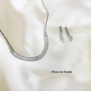 Shining Crystal Necklace & Earrings Set - Sleek Sparkle for Night-Outs & Club Lights - Classy & Confident Jewelry Trends