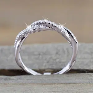 Luxury Women'S Copper Ring, 4-Prong Setting, Synthetic Zirconia Twist, Minimalism, for April Birthstone, Valentine'S Day, Holiday, Wedding, Engagement Party, Daily Casual, Gift-Giving Occasion