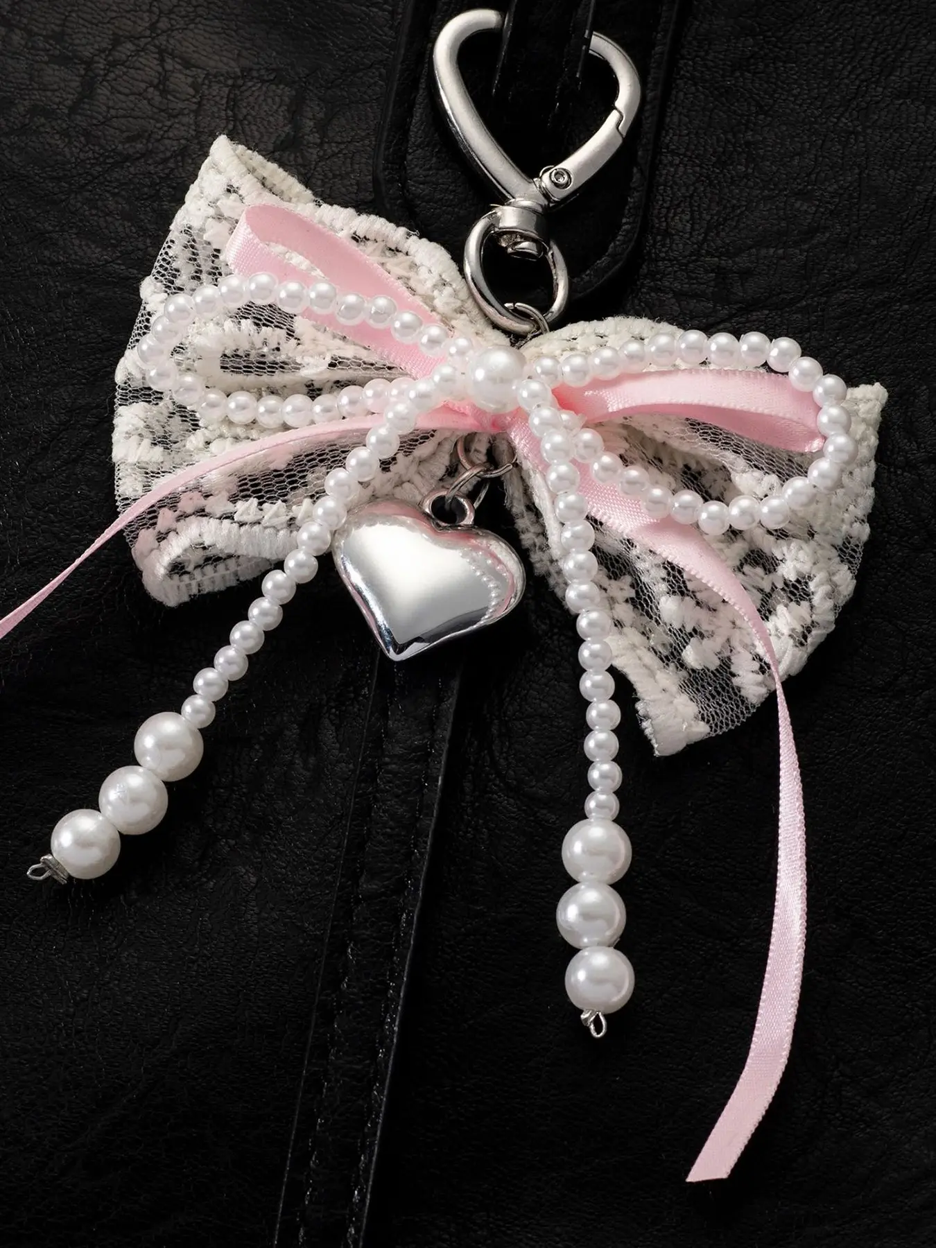 Lace pearl bow pendant, featuring heart-shaped buckle and three-dimensional heart-shaped pendant, lightweight and easy to carry, suitable for bags and keys, Bag Charm Keychain, Bag Charms, Bag Accessories Charms