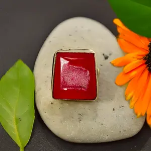 Hot Pink Agate Ring in Gold Tone, Handmade Jewelry/SZ.6