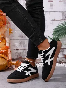 Spring New Flat Casual Low-Top Lace-Up Lightweight Women's Fashion Versatile Sports Shoes, Walking Shoes, Comfortable Ladies Footwear