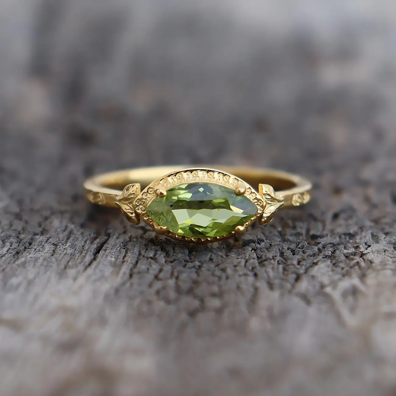 Elegant Promise Ring - Delicately Pavé-Set Synthetic Cubic Zirconia Colored Gemstone, Lab-Grown Marquise-Shaped Marquise-Cut Simulated Crystal Sparkling Ring for Evening Events & Everyday Wear, Colored Gemstone Rings, Lab-Grown Marquise-Shaped Rings